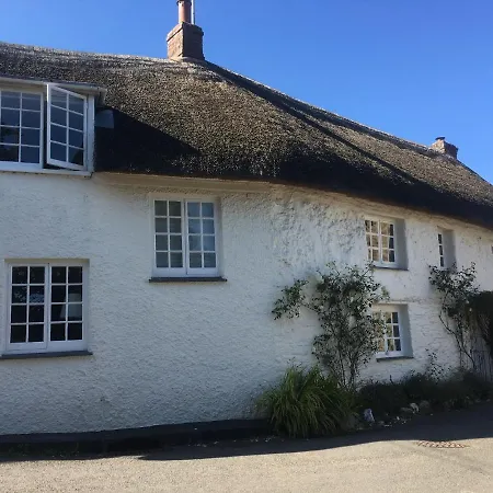 Holiday home The Thatched *